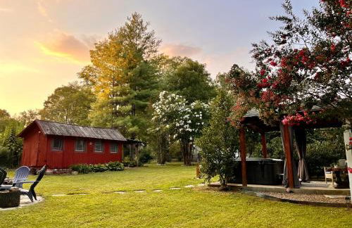 Modern & Cozy on Private Lane, Minutes to Airport - Foto 46