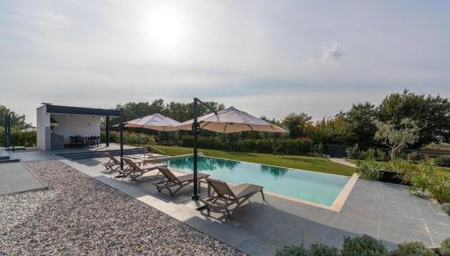 Villa Nura for 8 persons near Poreč with 36 m2 heated pool, with sauna & sea view - Foto 3