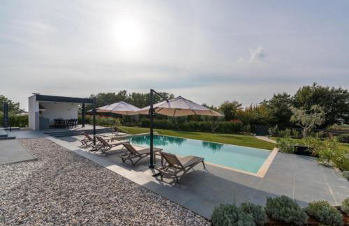 Villa Nura for 8 persons near Poreč with 36 m2 heated pool, with sauna & sea view - Foto 3