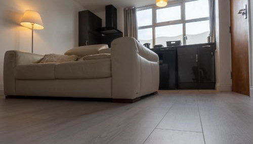 Luxury ground floor modern flat close to city with free parking - Foto 5