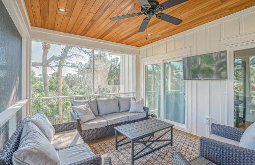NEW LISTING Six Bedrooms - Private Dock - Steps to the Beach - Sleeps 14 - Foto 5