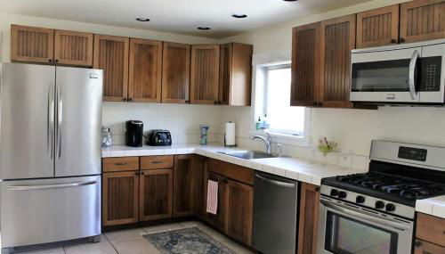 Charming Dog-Friendly Beach House with Fire Pit & Jetted Tub Near Carters Beach in Hancock, Maine - Foto 2