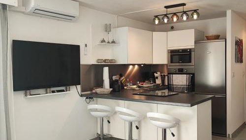 Studio au Centre-Port, Piscine, Clim & Plage à 300M - Foto 2