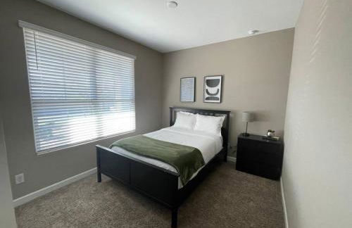 Spacious, Family-Friendly Home - Photo 24