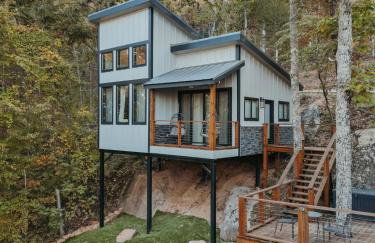 The Evergreen Treehouse with Winter Views - Foto 32