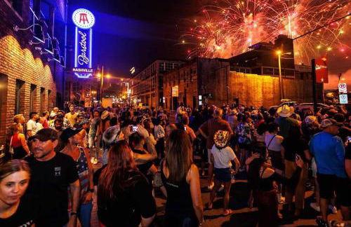 Dreami Stays East Nashville - 2BR Retreat with Cozy Patio and Mini Golf - Foto 39