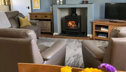 1 Courtyard cottage with hot tub and walled garden - Foto 2