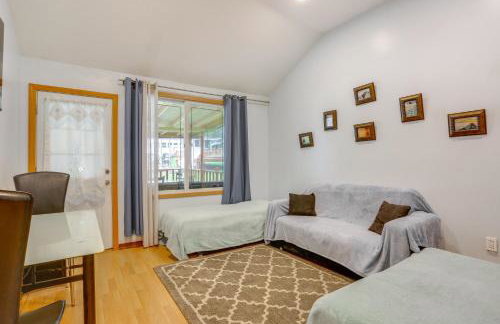 6 Mi to Bethel Woods Cabin with Pool Access - Foto 6