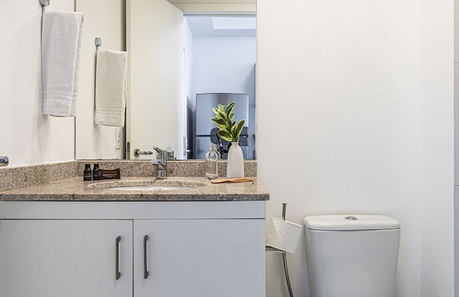 Setin Downtown Praca da Sé by Viva - Prédio completo com piscina perto de estação de metrô no Centro de São Paulo - Foto 79