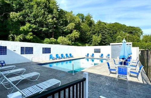 Paugus Bay Condo Close to it All - Foto 13