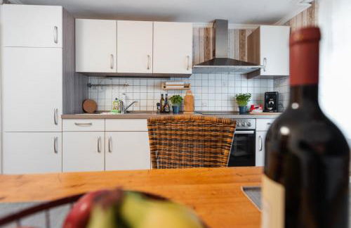 BG Living & Hosting - Mosel-Fachwerkhaus nahe Calmont Klettersteig - 2 Schlafzimmer, Parkplatz, WLAN & Netflix, 5 Personen - Foto 35