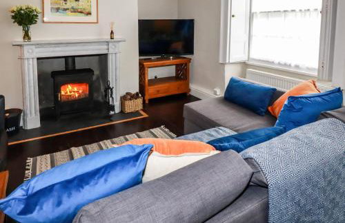 Carew House Cottage - Photo 2