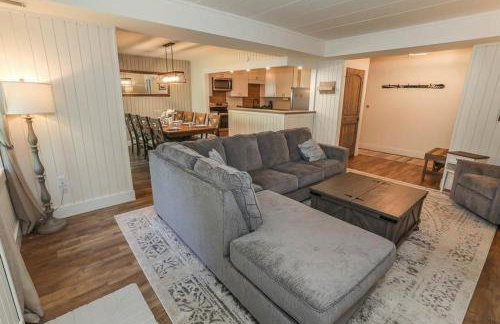 Seven Springs 2 Bedroom Premium Condo, Pet Friendly! by RedAwning - Foto 4