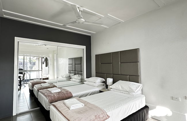 Tranquil Scape-Villa with Pool - Photo 2