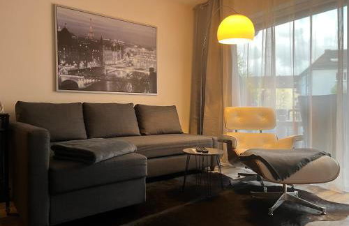 Living at Saarpartments -AdultsOnly- 2 Bedrooms, Kitchen - Business & Holiday Apartments for Long- and Short term Stay, 3 min to Train Station, Secure E-Bike Parking! - Foto 7