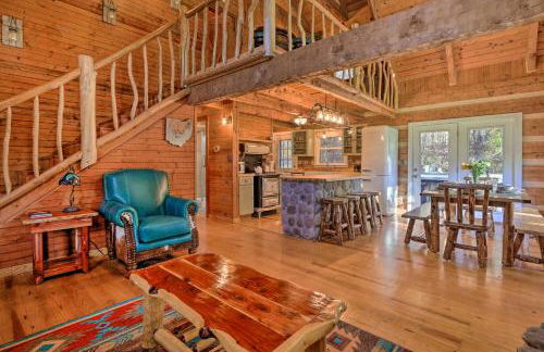 Luxe Dog-Friendly Cabin with Hot Tub and Game Room - Foto 6