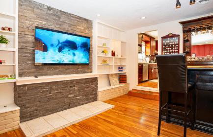 Cheerful 3BR Bar, Jacuzzi & Kids Treehouse - Foto 7