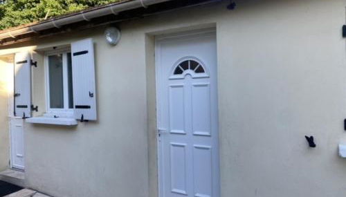 Apartment Sleeps 2 with On-Site Parking - Foto 5