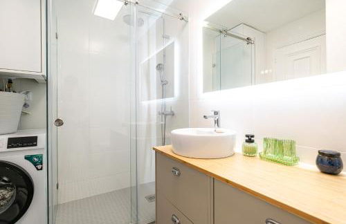 Charming Estoril Apt One Min Walk to the Beach - Foto 23