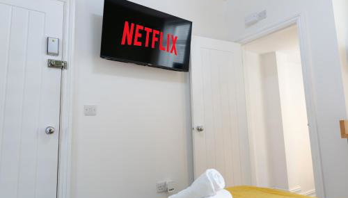 Bay City Studio Apartments - Foto 3