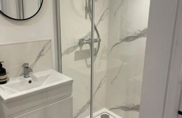 The Lodge Hideaway in Cowes - Photo 8