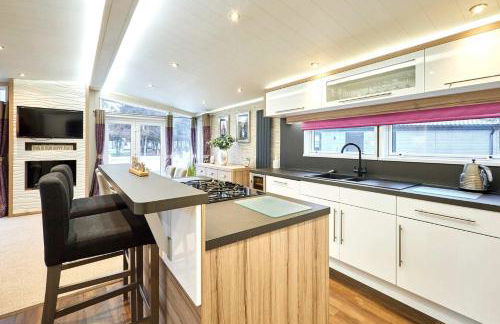 Enzo's Lodge with Hot Tub - Foto 9