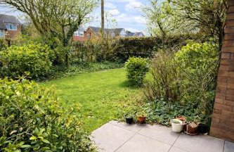 Bright Haven 6 Mins to Airport with Driveway & Garden Sleeps 7 - Foto 23