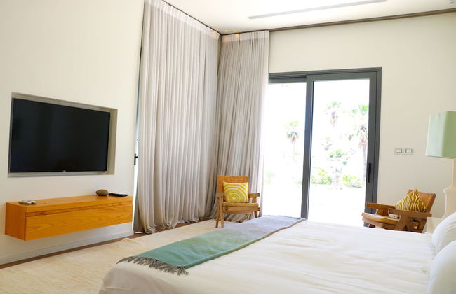 Luxurious Coastal Villa with Pool - Foto 24