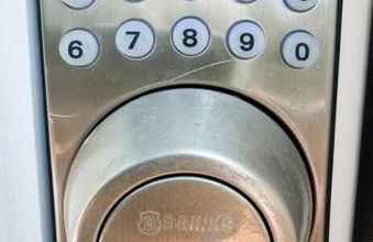 King Bed with Bunkbed Room - Gallatin Stays - Foto 9