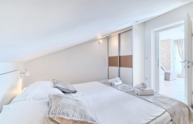 Stipe Residence - Photo 13