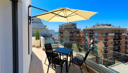 GEA SEAVIEW APARTMENT - Bright Top-Floor Gem in central Nettuno, Steps from the Station - Foto 3