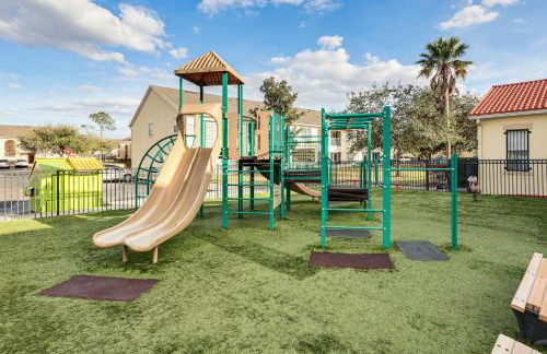 5 Mi to WDW! Spacious Resort Escape with Pool Access - Foto 29