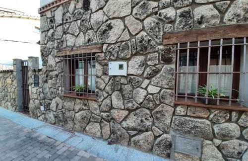 Casa con patio y chimenea en Piedralaves - Photo 34