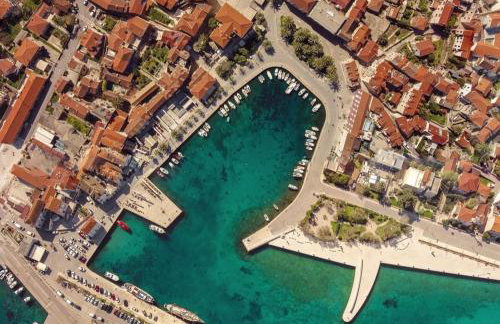 APARTMENTS4YOU SUPETAR 1,2,3&4 -the BEST and MOST POPULAR apartments for DISCOVERING the island - free parking - 200 meters from the beach - Foto 46