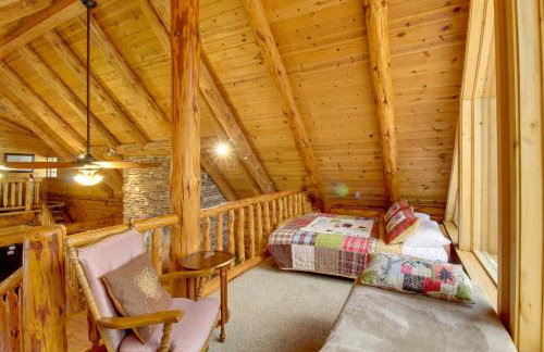 Fire Pit and Hot Tub Lakeside Cabin on 2 Acres! - Foto 28