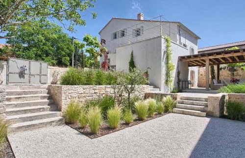 Villa Charlotte for 14 persons with 73m2 Pool in Central Istria - Daily Housekeeping & Breakfast Service - Foto 5