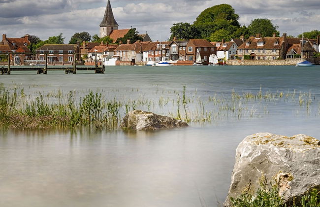 Bosham 3 BR Beach House With Garden Playhouse - Photo 33