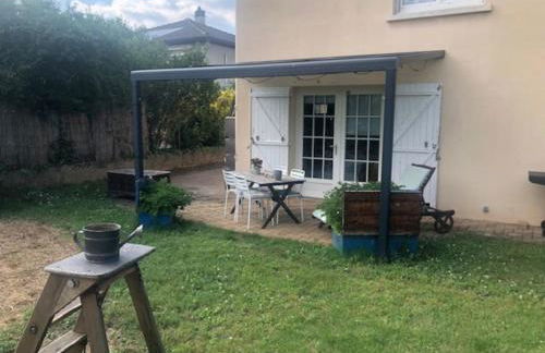 Studio de charme pour séjour tranquille à deux - Groupama Stadium - LDLC Aréna - Fiducial Astéria - Eurexpo - Aéroport St Exupéry - Base nautique du Grand Large - Foto 17