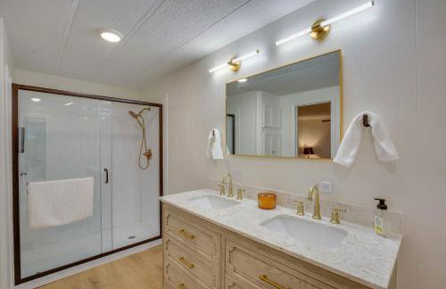 Lakefront Frankston Cabin with Dock and Fire Pit! - Foto 12