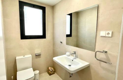 Luxury 3 Bedroom Penthouse - Photo 19