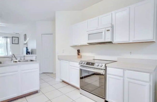 5BR Pool Home in Davenport w/ BBQ in Private Gated - Photo 15