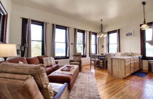 Historic Mountain Loft with GREAT Views - Foto 12