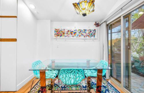 Nature-Inspired Stay with Pool, Fire Pits and More - Foto 60