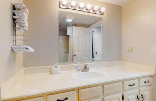 Charming Studio Sleeps 4 Close to Douglas Lake - Foto 18