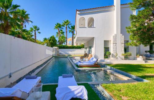 Luxury Villa with Pool, BBQ & Garden in Vouliagmeni - Foto 3