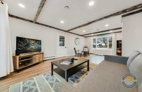 New Pet-Friendly Lake Geneva Escape - Foto 1