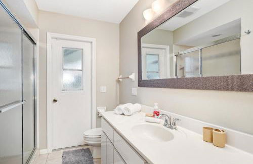 Waterfront Paradise! Heated Pool, Dock, Grill, Fishing near restaurants and shops - Foto 14