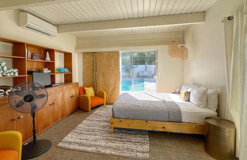 Retro Rendezvous Pool and Spa MidCentury Modern Home - Foto 18