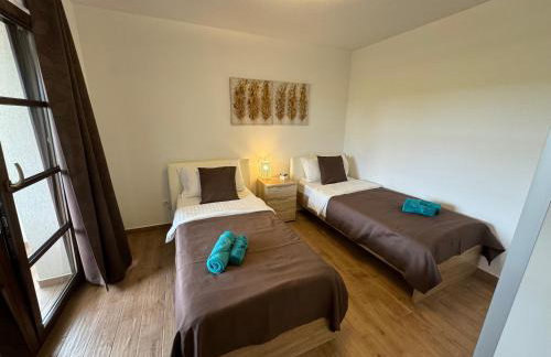 Villa Cecilia - 4 bedrooms, 4 bathrooms, inside heated pool, gym - Photo 24