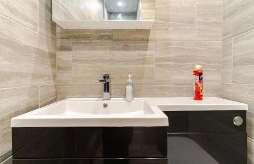 Cozy Modern Flat Walsall Town Centre with Wi-Fi - Foto 16